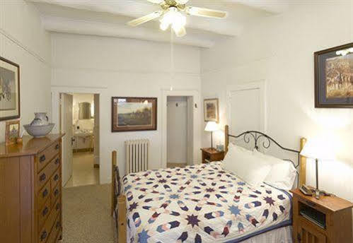 Casa Del Gavilan Historic Inn Cimarron Buitenkant foto
