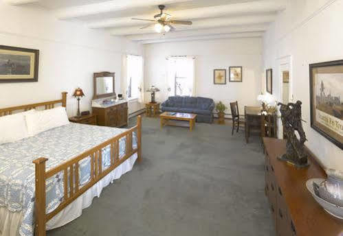 Casa Del Gavilan Historic Inn Cimarron Buitenkant foto